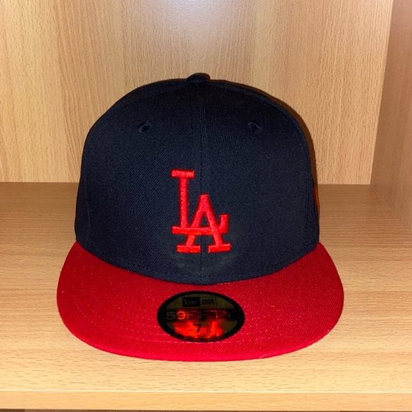 Los Angeles Dodgers Black & Red 59FIFTY Fitted Cap - Picture 1 of 9